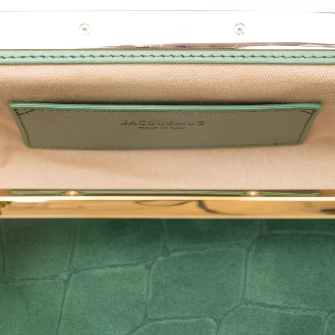 JACQUEMUS LE SALON CLUTCH AUS WILDLEDER MIT KROKO-EFFEKT