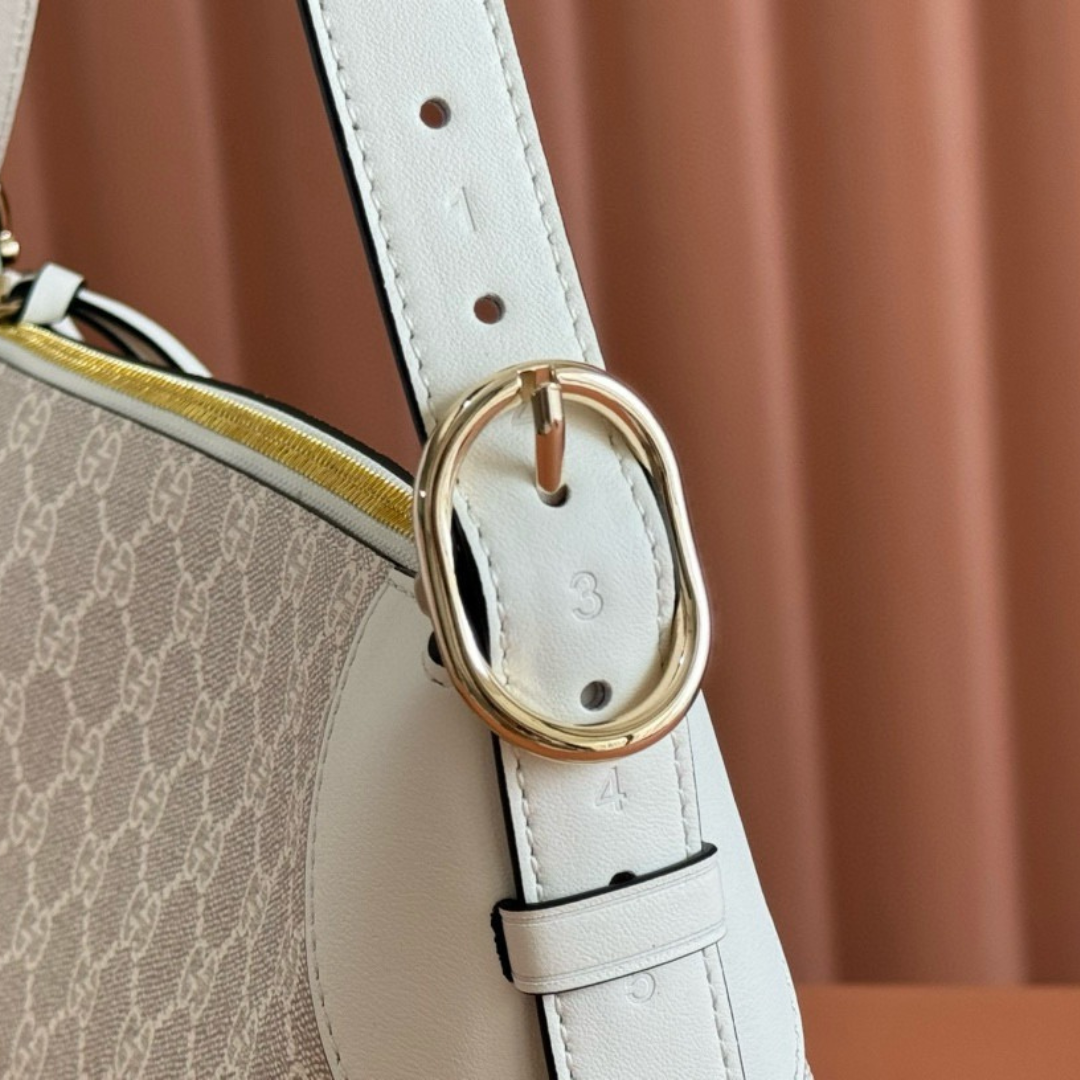 KLEINE GG-EMBLEM-SCHULTERTASCHE