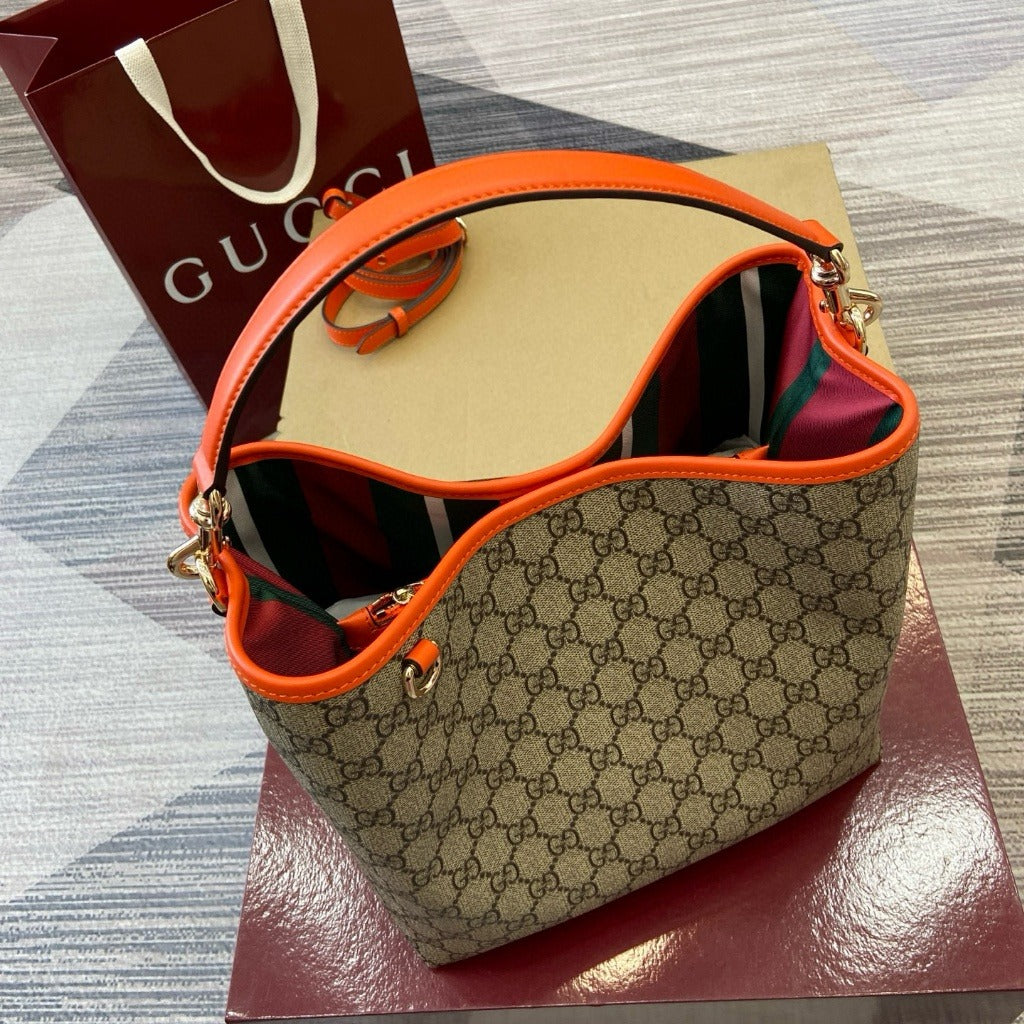MITTELGROSSE GG-EMBLEM-BEUTELTASCHE GUCCI