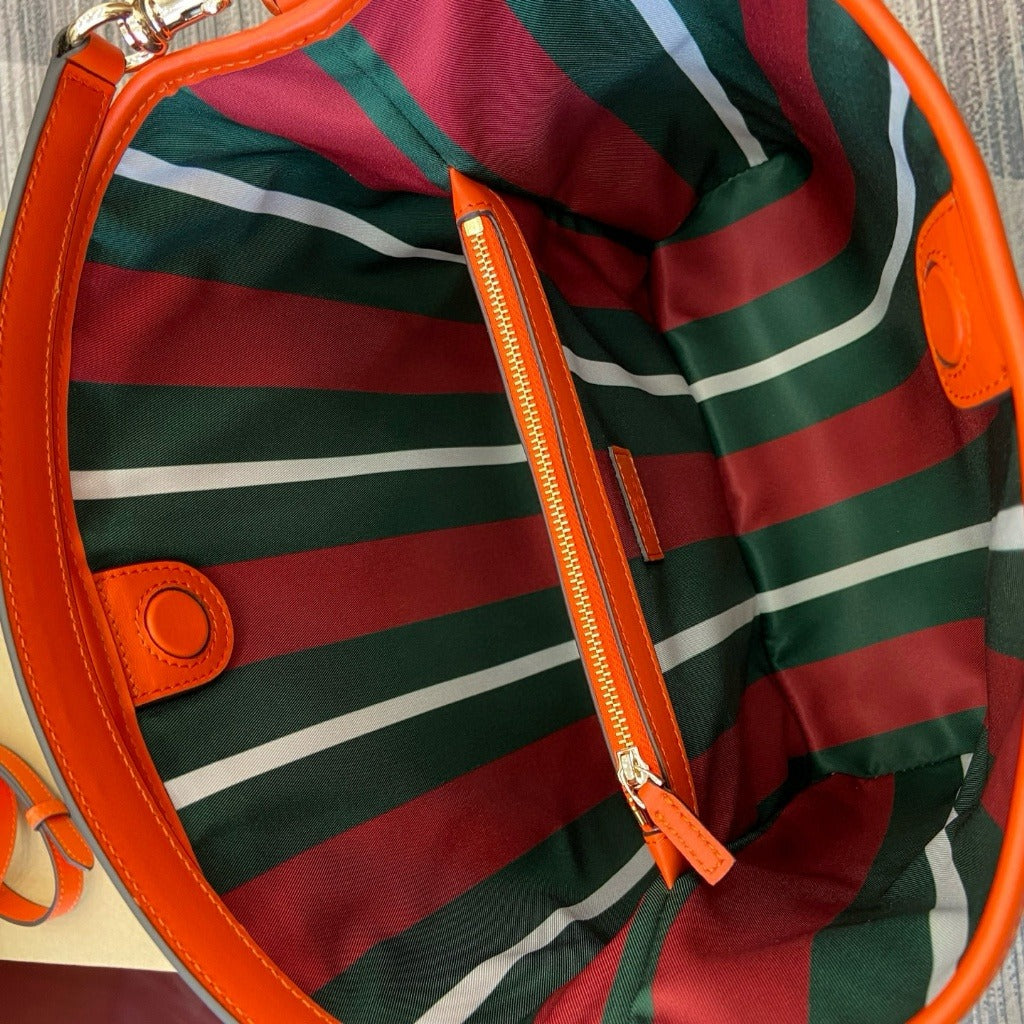 MITTELGROSSE GG-EMBLEM-BEUTELTASCHE GUCCI