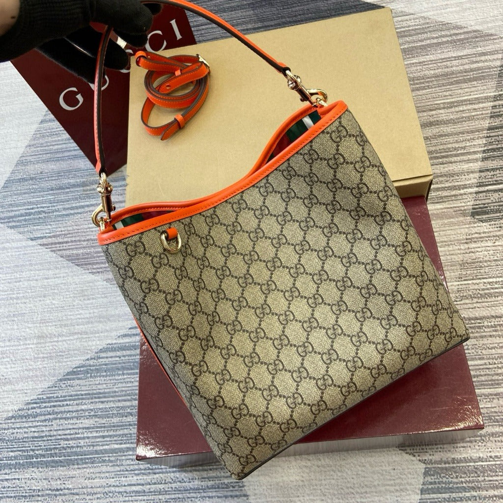 MITTELGROSSE GG-EMBLEM-BEUTELTASCHE GUCCI