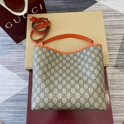 MITTELGROSSE GG-EMBLEM-BEUTELTASCHE GUCCI